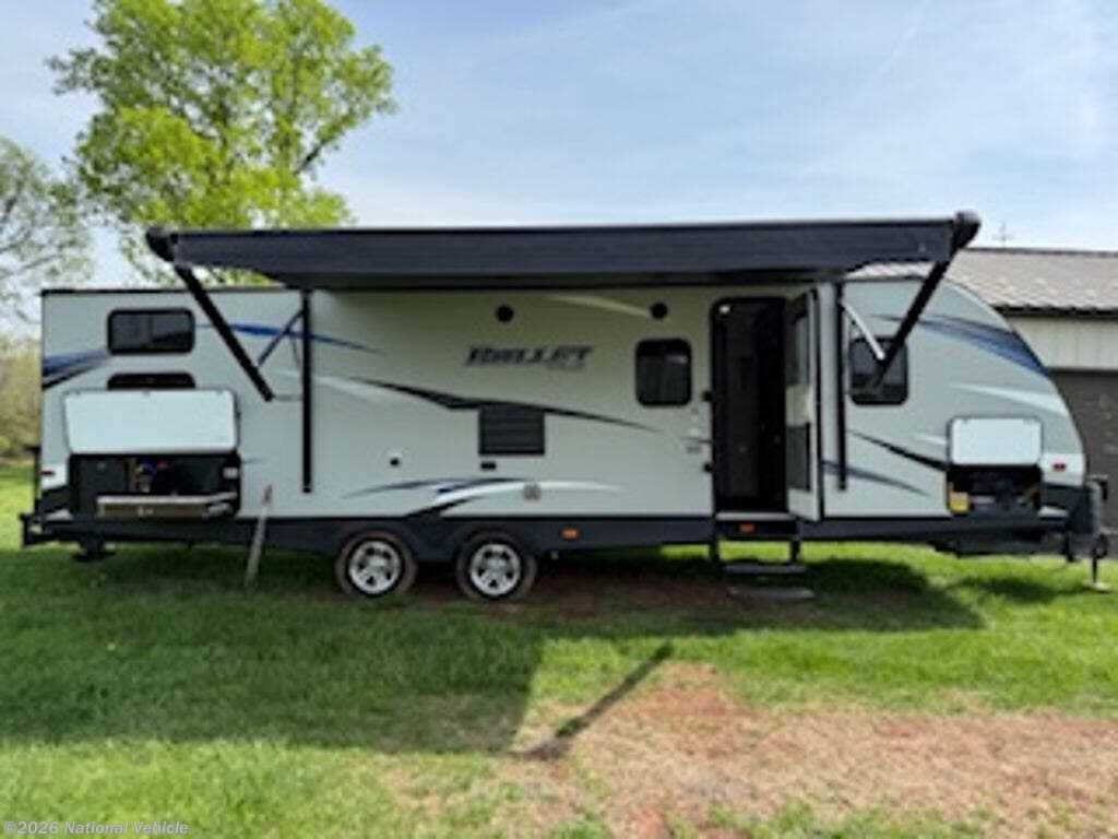 Used 2018 Keystone Bullet Ultra Lite 287QBSWE available in Emittsburg, Maryland