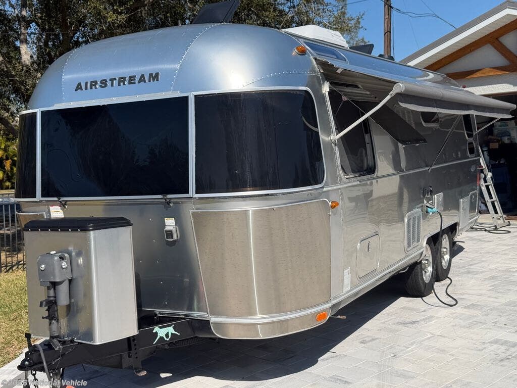 Used 2018 Airstream Flying Cloud 25RB Twin available in Nokomis, Florida