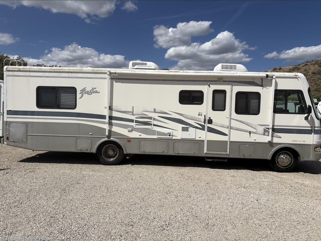 Used 2003 Fleetwood Fiesta 32S available in Santa Clarita, California