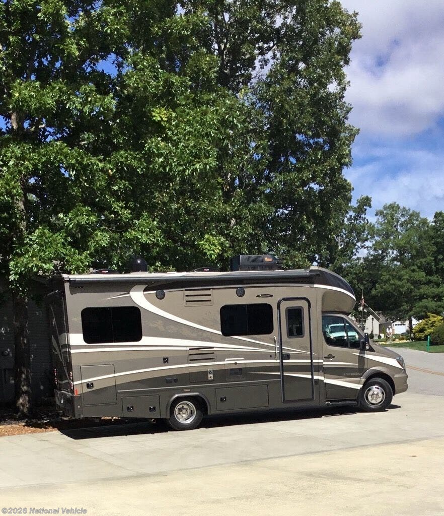 Used 2017 Dynamax Corp  Isata 3 24RWM available in King George, Virginia