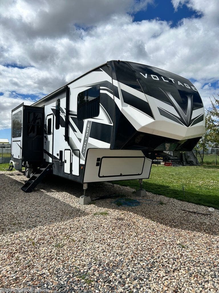 Used 2021 Dutchmen Voltage Toy Hauler 3635 available in Plain, Utah