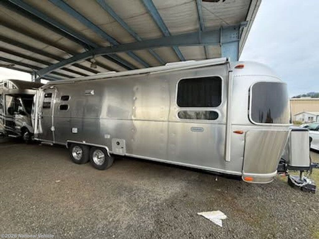 Used 2022 Airstream Globetrotter 27FB Queen available in Corvallis, Oregon