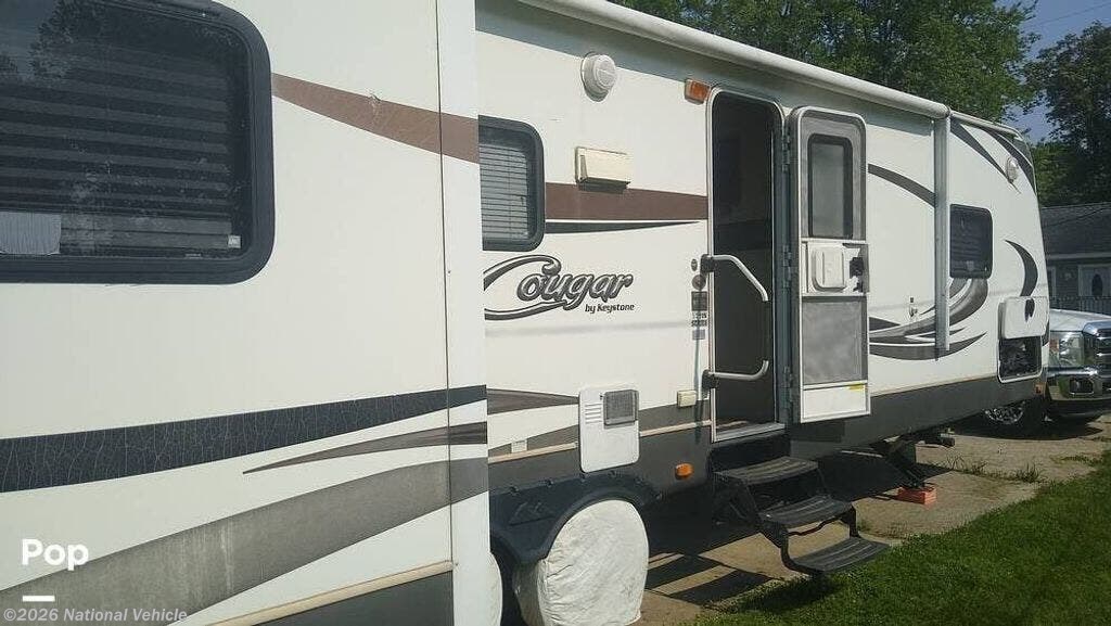 Used 2013 Keystone Cougar 32RESWE available in Elkhart, Indiana