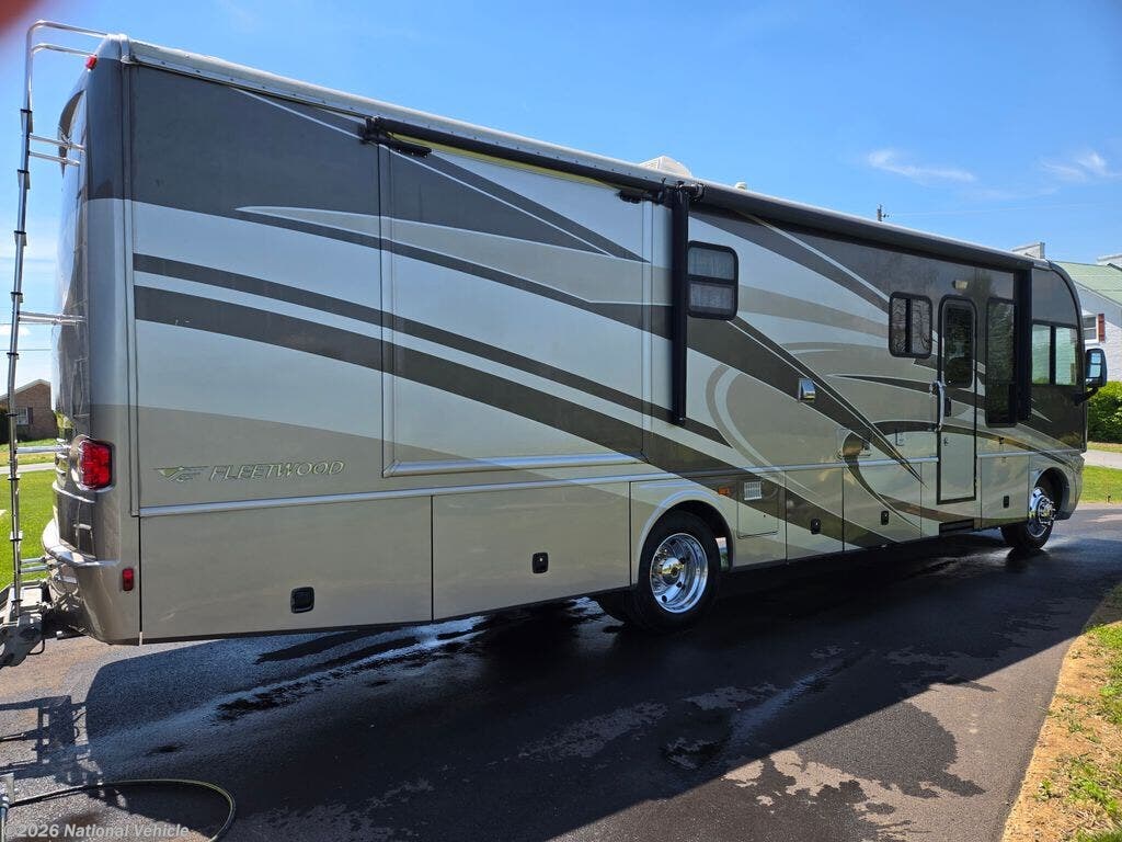 Used 2007 Fleetwood Pace Arrow 36D available in Greencastle, Pennsylvania