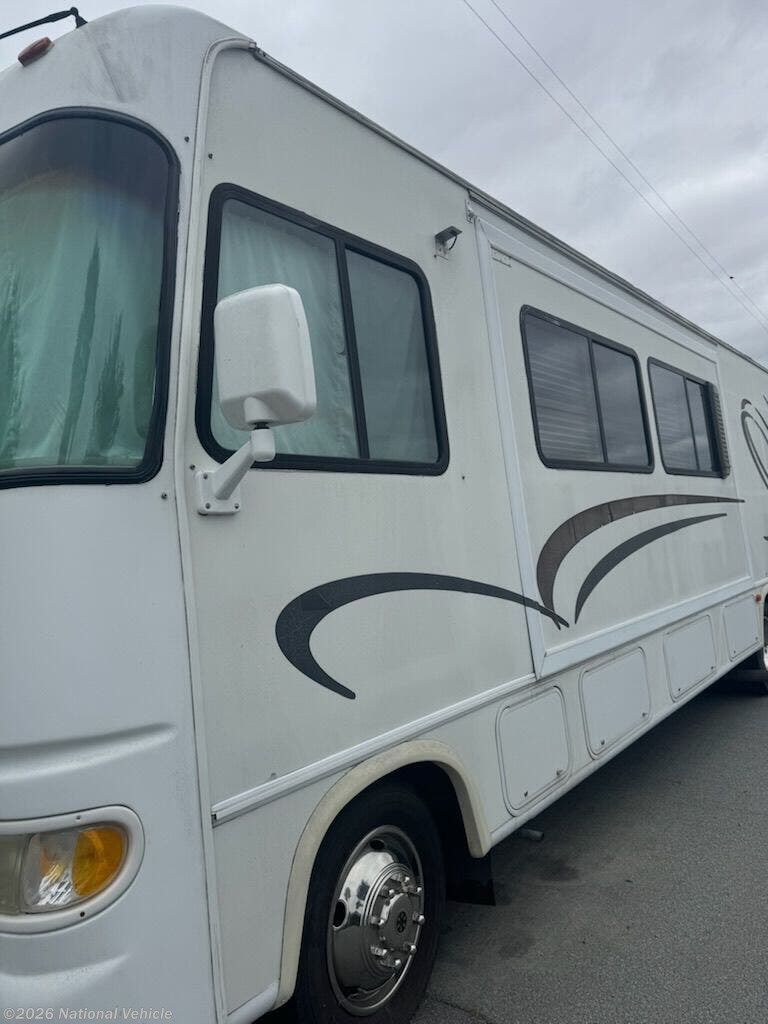 Used 2003 Four Winds  Hurricane 32R available in Newark, California