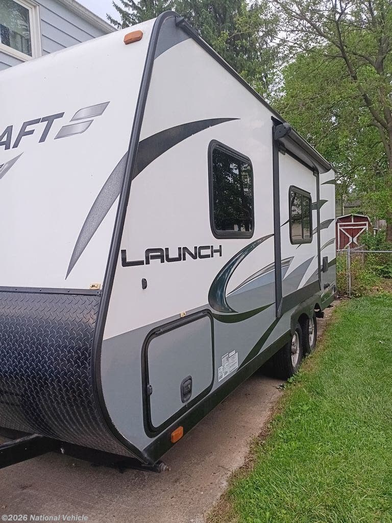 Used 2017 Starcraft Launch 21FBS available in Columbus, Ohio