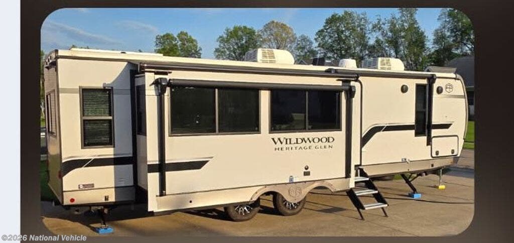 Used 2025 Forest River Wildwood Heritage Glen 271RL available in Ravenna, Ohio