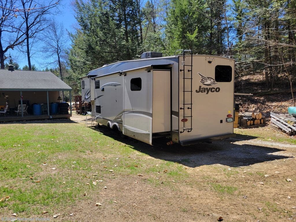 Used 2018 Jayco Eagle 325BHQS available in Bow, New Hampshire
