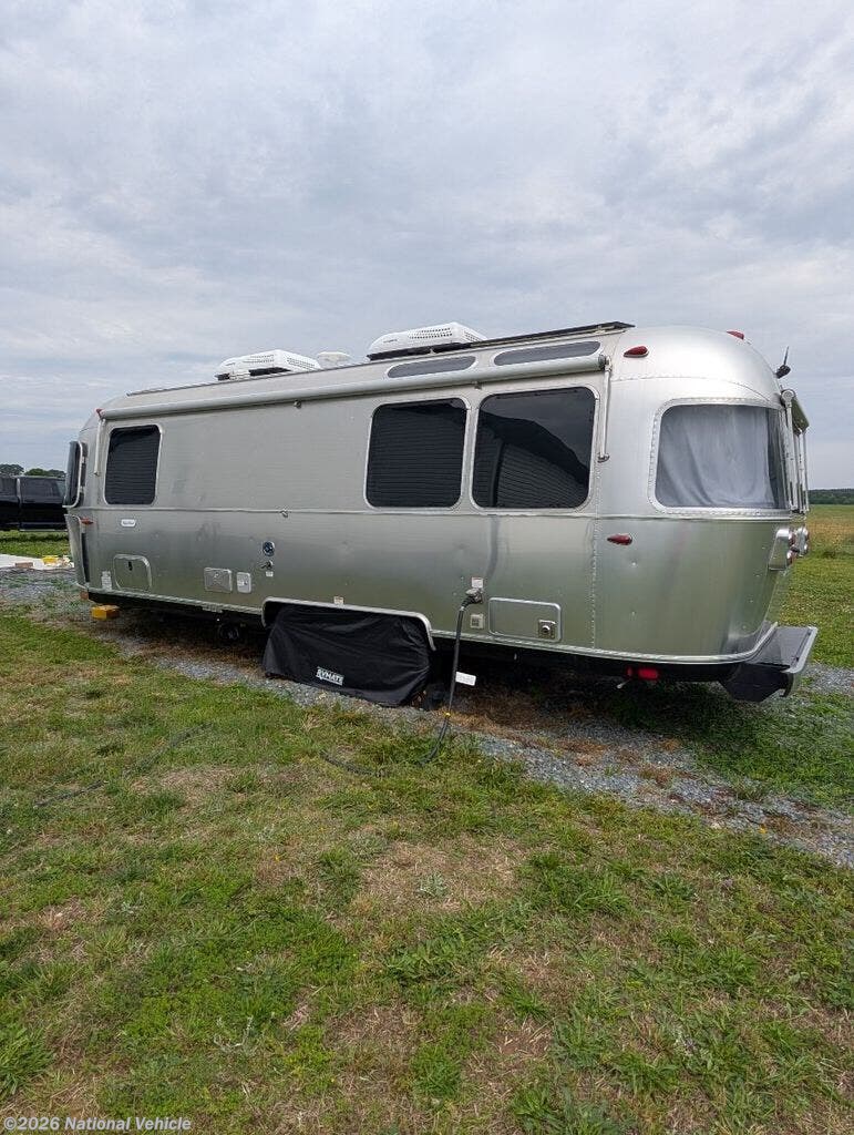 Used 2023 Airstream Flying Cloud 25FB Twin available in Machipongo, Virginia