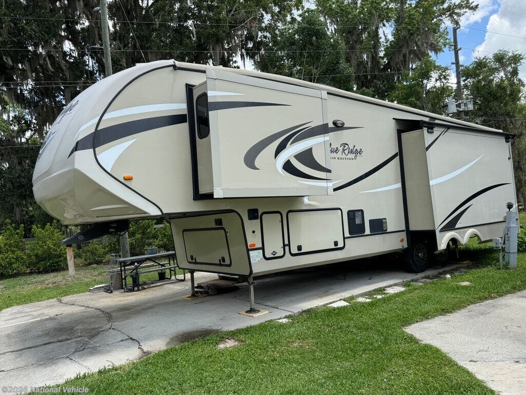 Used 2018 Forest River Cardinal Blue Ridge Cabin 304SR available in Ocala, Florida