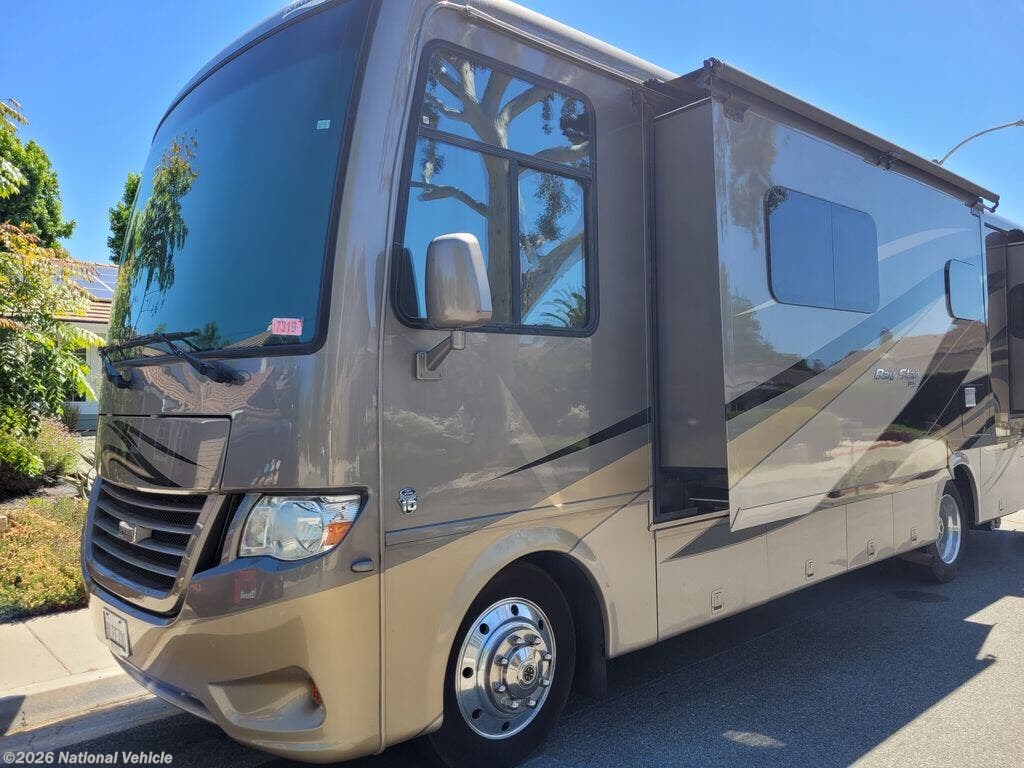 Used 2015 Newmar Bay Star 3215 available in Santa Clarita, California