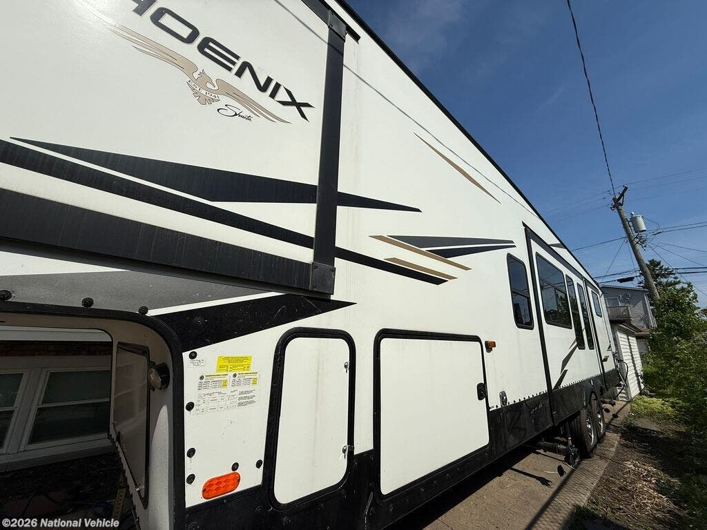 Used 2022 Shasta Phoenix 367BH available in Chicago, Illinois