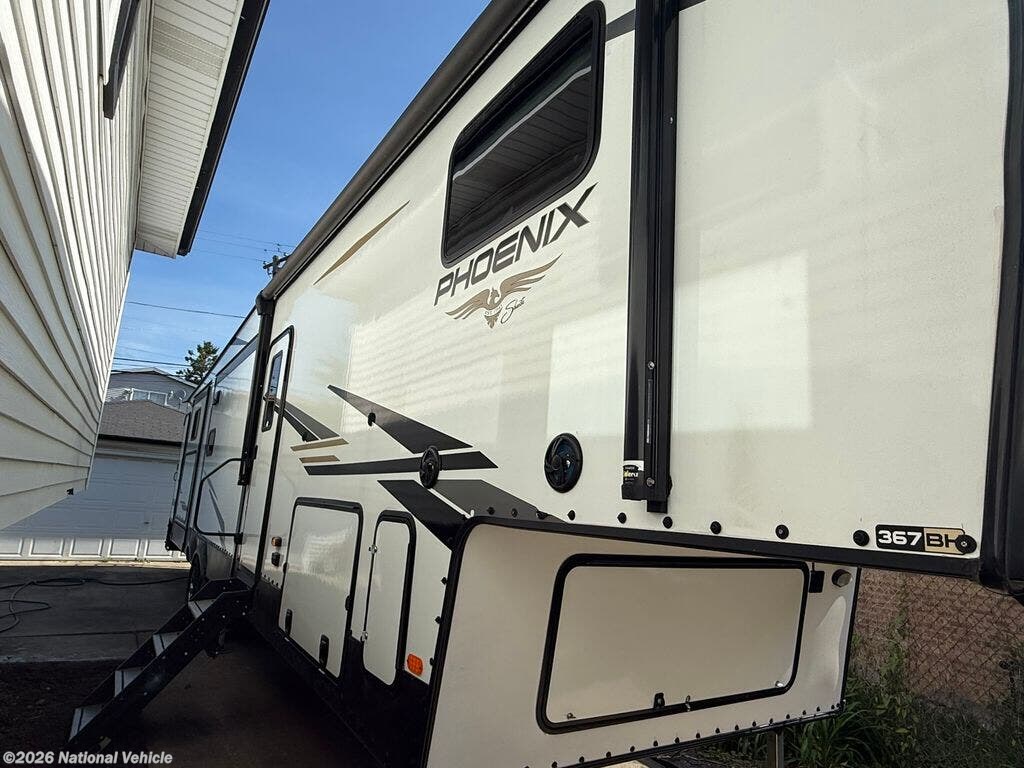 Used 2022 Shasta Phoenix 367BH available in Chicago, Illinois