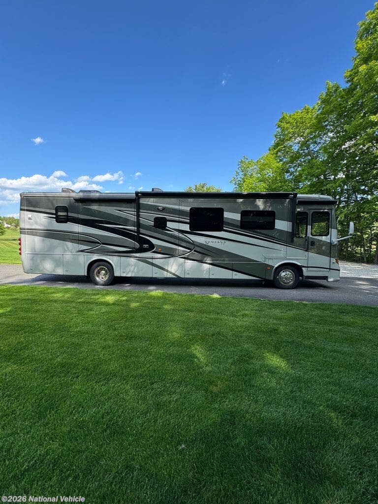 Used 2016 Newmar Ventana 4002 available in Rollinsford, New Hampshire