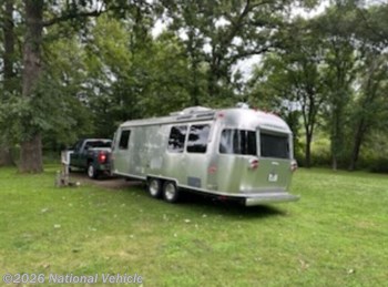 Used 2009 Airstream International Signature 25SS available in Portage, Wisconsin