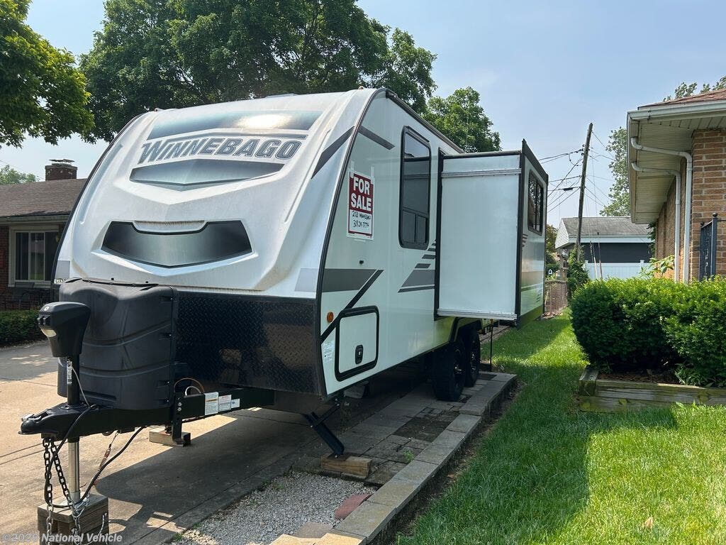 Used 2021 Winnebago Micro Minnie 2108DS available in Pekin, Illinois