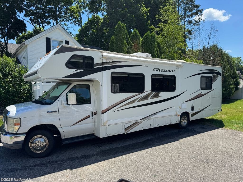 Used 2011 Four Winds  Freedom Elite 31R available in Dedham, Massachusetts