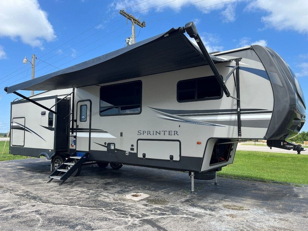 Used 2020 Keystone Sprinter Limited 3571FWLFT available in Garnett, Kansas