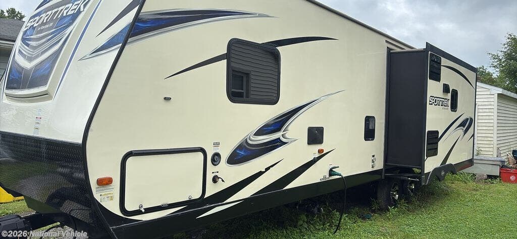 Used 2018 Venture Sporttrek 290VIK available in Youngstown, Ohio