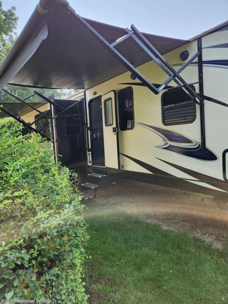 Used 2018 Venture Sporttrek 290VIK available in Shakopee, Minnesota