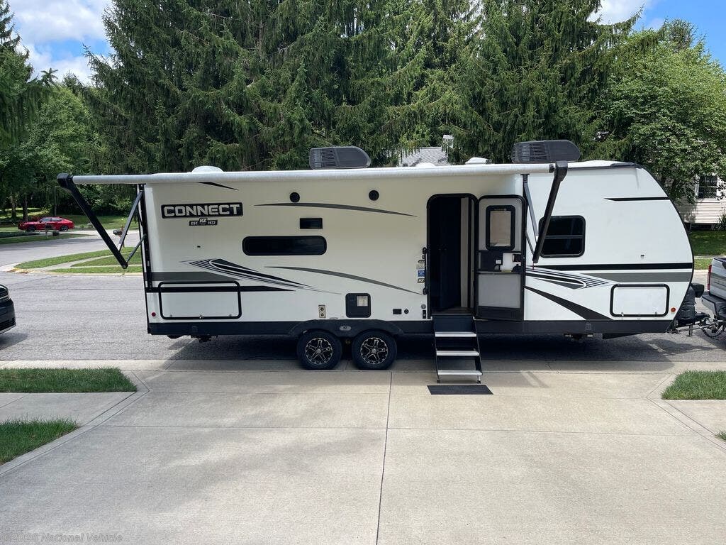 Used 2022 K-Z Connect 241RLK available in Bellefontaine, Ohio