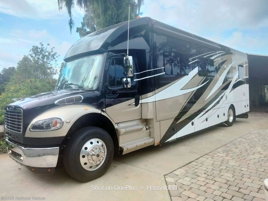 Used 2019  Renegade RV Verona 36VSB by Renegade RV from National Vehicle in Lutz, FL