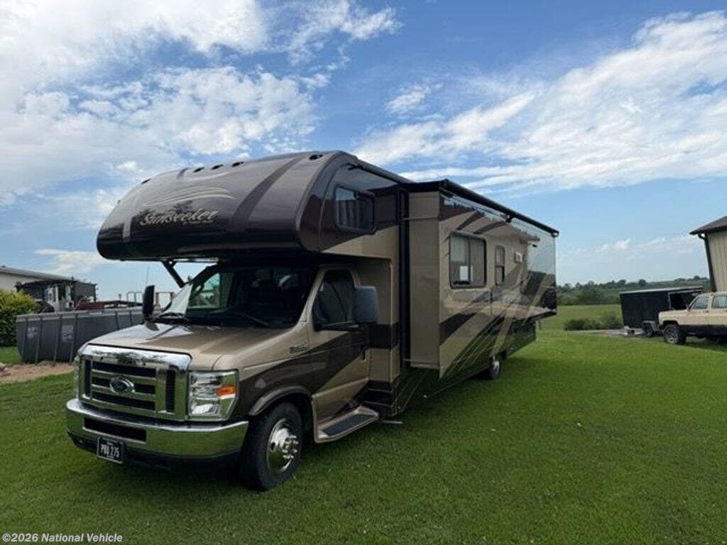 Used 2017 Forest River Sunseeker 3050SF available in Davis City, Iowa