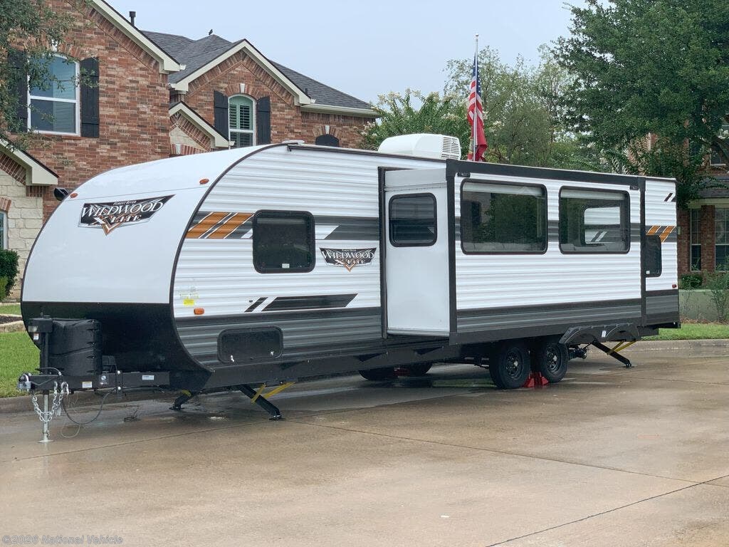 Used 2021 Forest River Wildwood X-Lite 273QBXL available in Cleburne, Texas