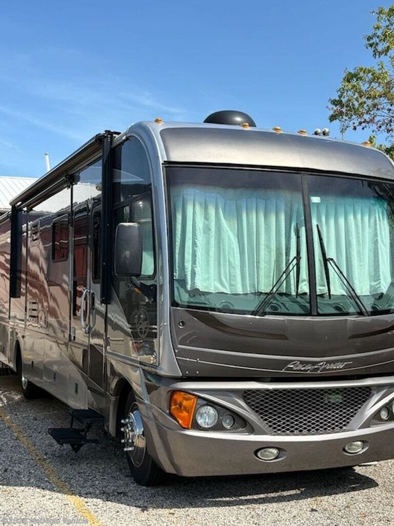Used 2006 Fleetwood Pace Arrow 37C available in Wheaton, Illinois
