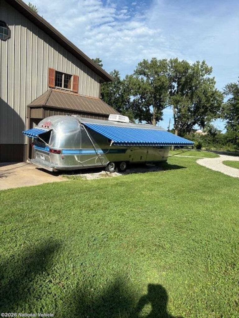 Used 1985 Airstream Sovereign 31 available in Liberty, Missouri