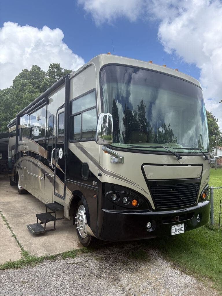 Used 2008 Tiffin Allegro Bay 35TSB available in Brazoria, Texas
