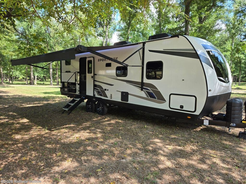 Used 2025  Venture RV SportTrek ST261VBH by Venture RV from National Vehicle in Ben Wheeler, TX