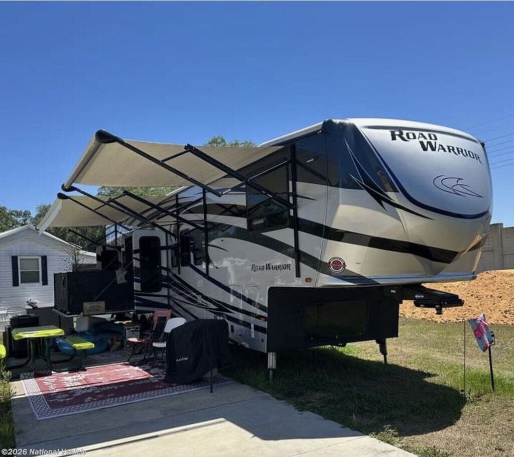 Used 2018 Heartland Road Warrior 427RW available in Cohasset, Minnesota