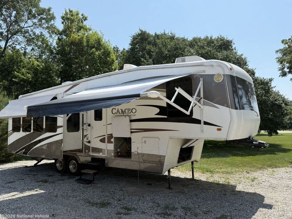 Used 2007 Carriage Cameo LXI 33CKQ available in Valley Center, Kansas
