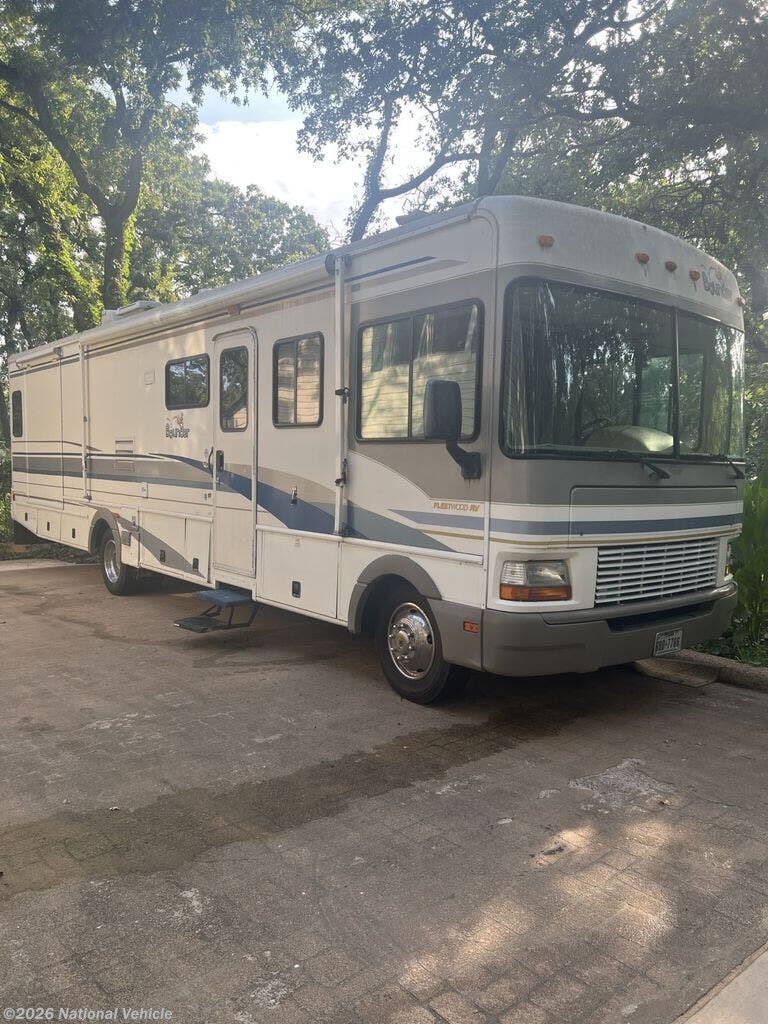 Used 2000 Fleetwood Bounder 34T available in Keller, Texas