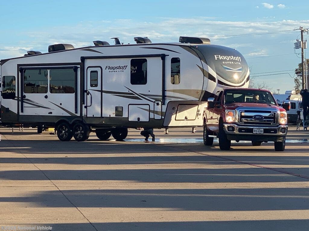 Used 2022 Forest River Flagstaff Super Lite 529IKRL available in Plano, Texas