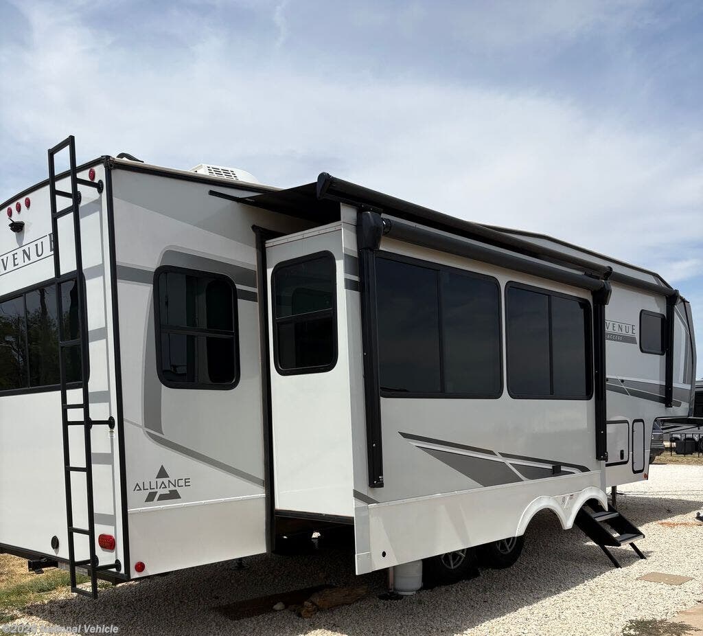 Used 2025 Alliance RV Avenue All Access 29RL available in Deer Park, Texas