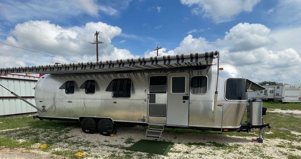 Used 2022 Airstream Classic 33FB Queen available in Castroville, Texas