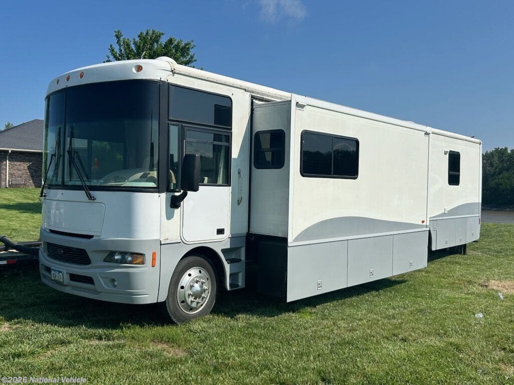 Used 2003 Itasca Sunflyer 39T available in Decatur, Nebraska