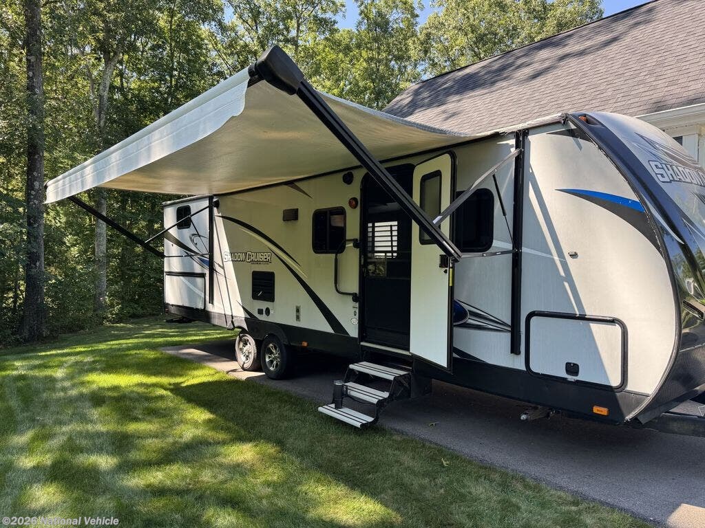 Used 2018  Cruiser RV Shadow Cruiser 280QBS by Cruiser RV from National Vehicle in Bellingham, MA