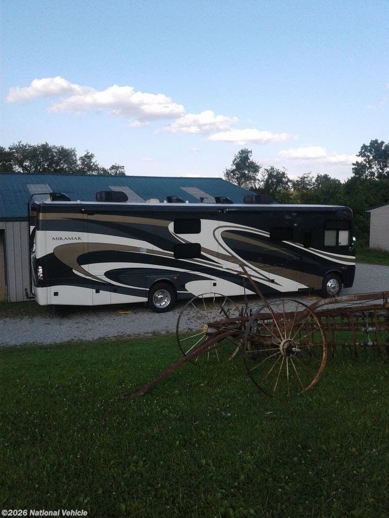 Used 2017  Thor Motor Coach Miramar 37.1 by Thor Motor Coach from National Vehicle in Port St. Lucie, FL