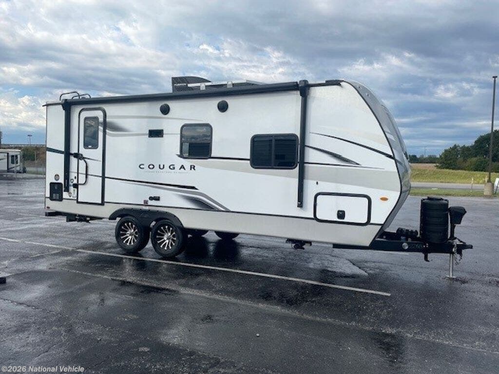 Used 2024 Keystone Cougar 22RBS available in Jefferson City, Missouri