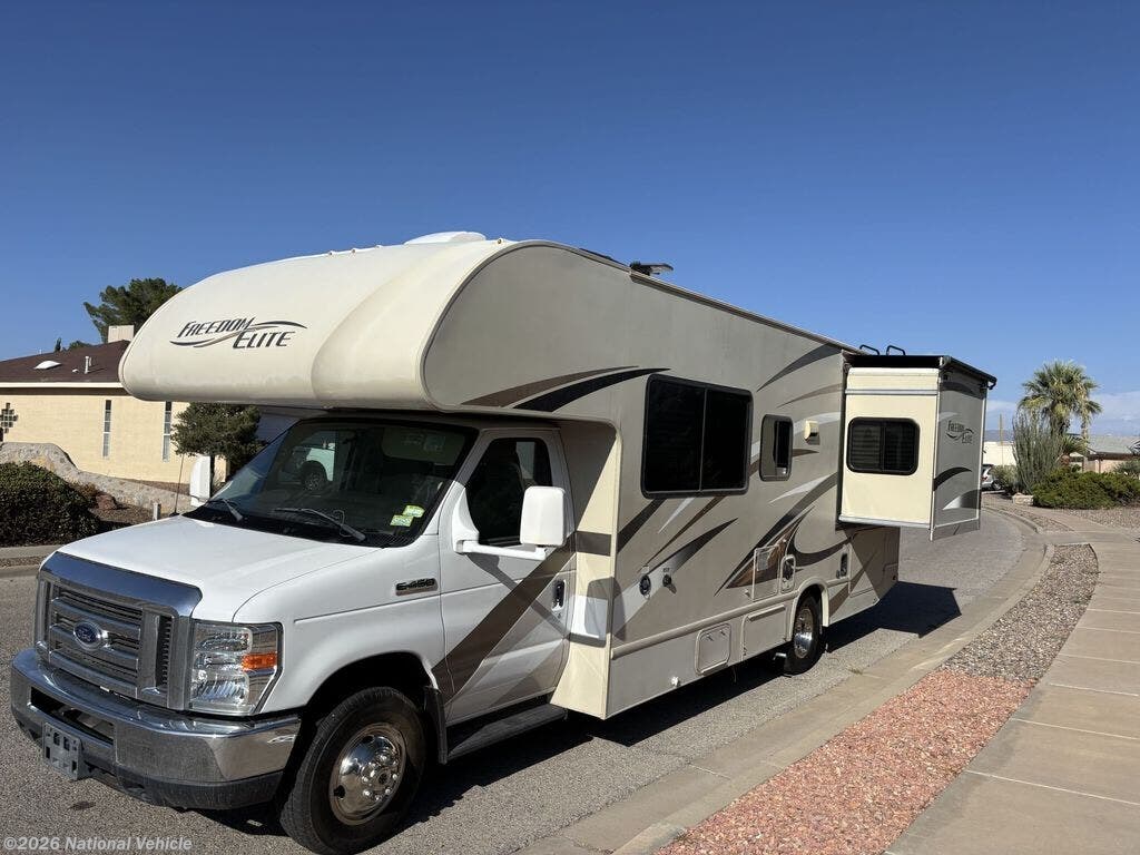 Used 2017  Thor Motor Coach Freedom Elite 26HE by Thor Motor Coach from National Vehicle in Las Cruces, NM