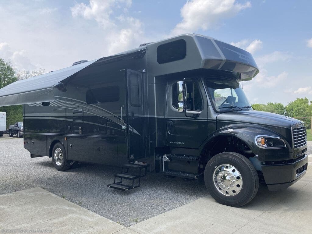 Used 2022  Dynamax Corp Europa 31SS by Dynamax Corp from National Vehicle in Salem, OH