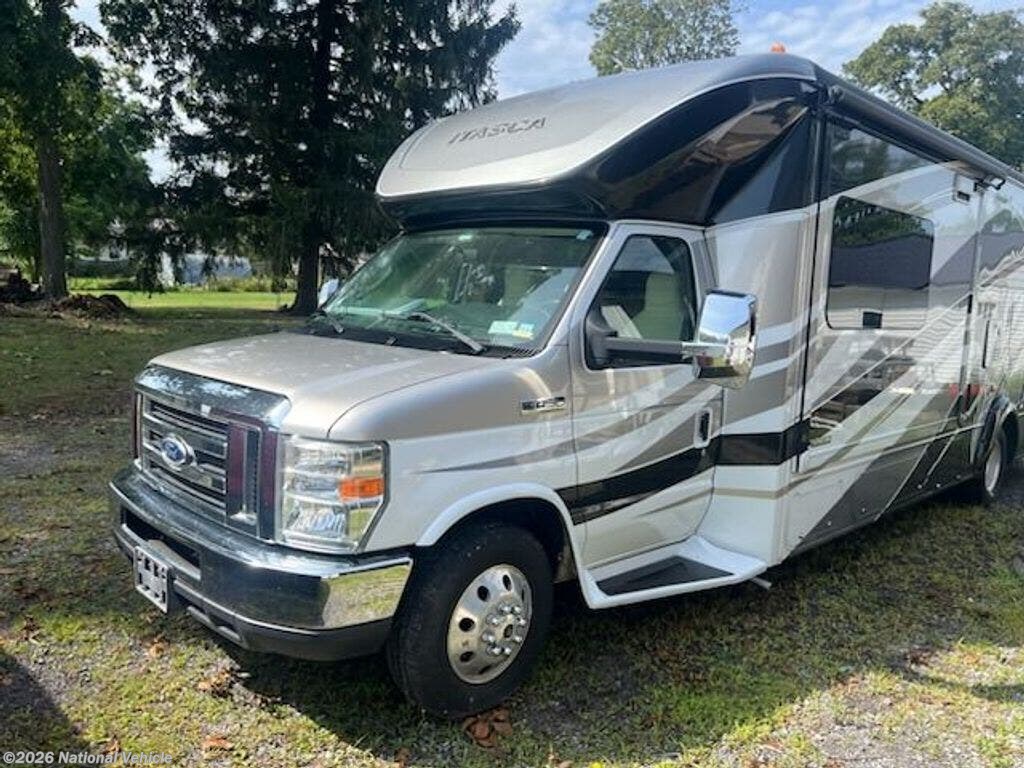 Used 2016  Winnebago Cambria Itasca  30J by Winnebago from National Vehicle in Constantia, NY