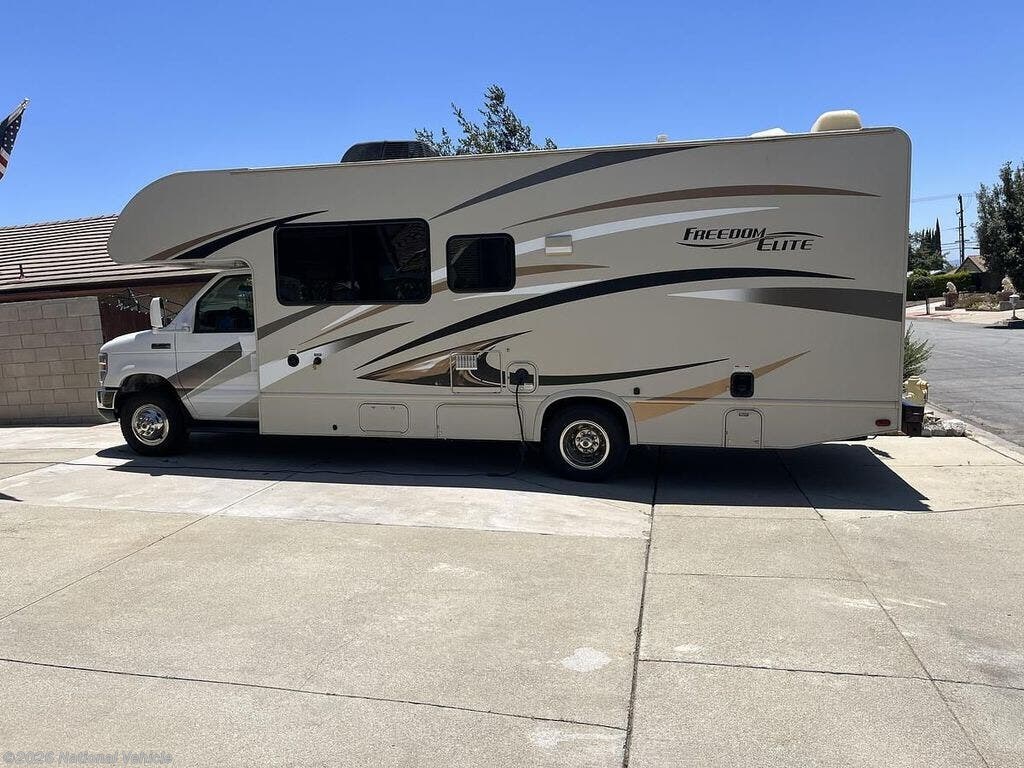 Used 2016  Thor Motor Coach Freedom Elite 26FE by Thor Motor Coach from National Vehicle in Upland, CA