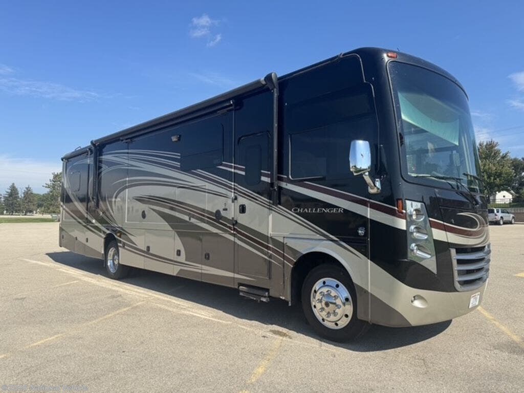 Used 2015  Thor Motor Coach Challenger 37GT by Thor Motor Coach from National Vehicle in Waterford, WI