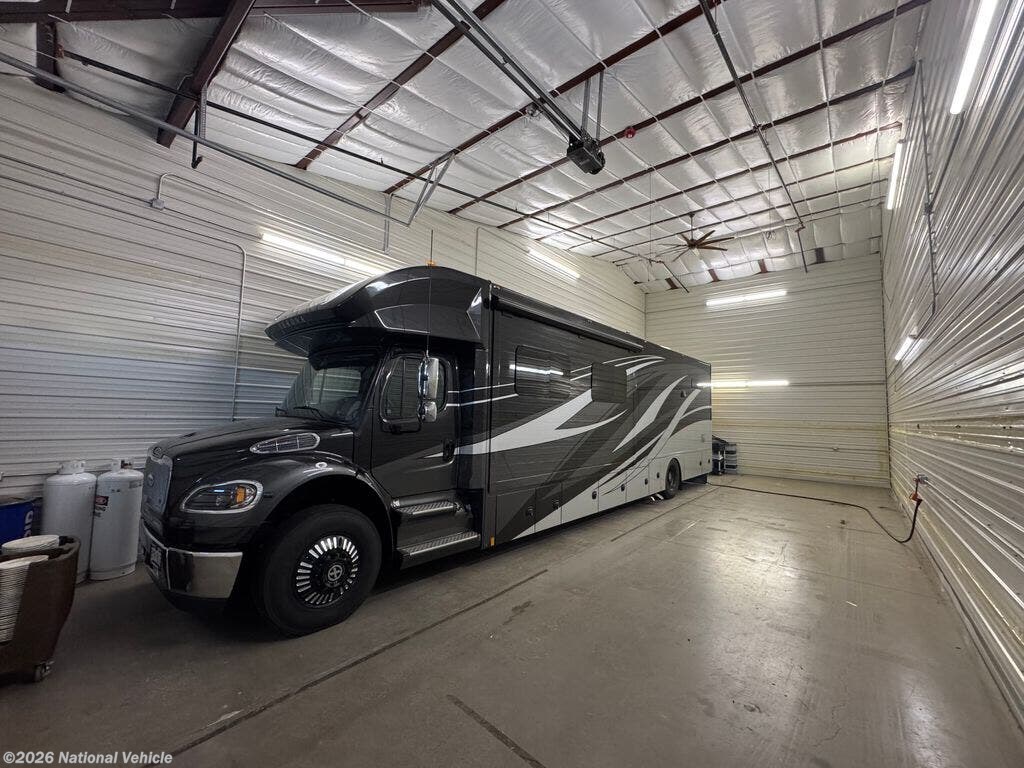 Used 2022  Renegade RV Verona 40VBH by Renegade RV from National Vehicle in Sedalia, CO