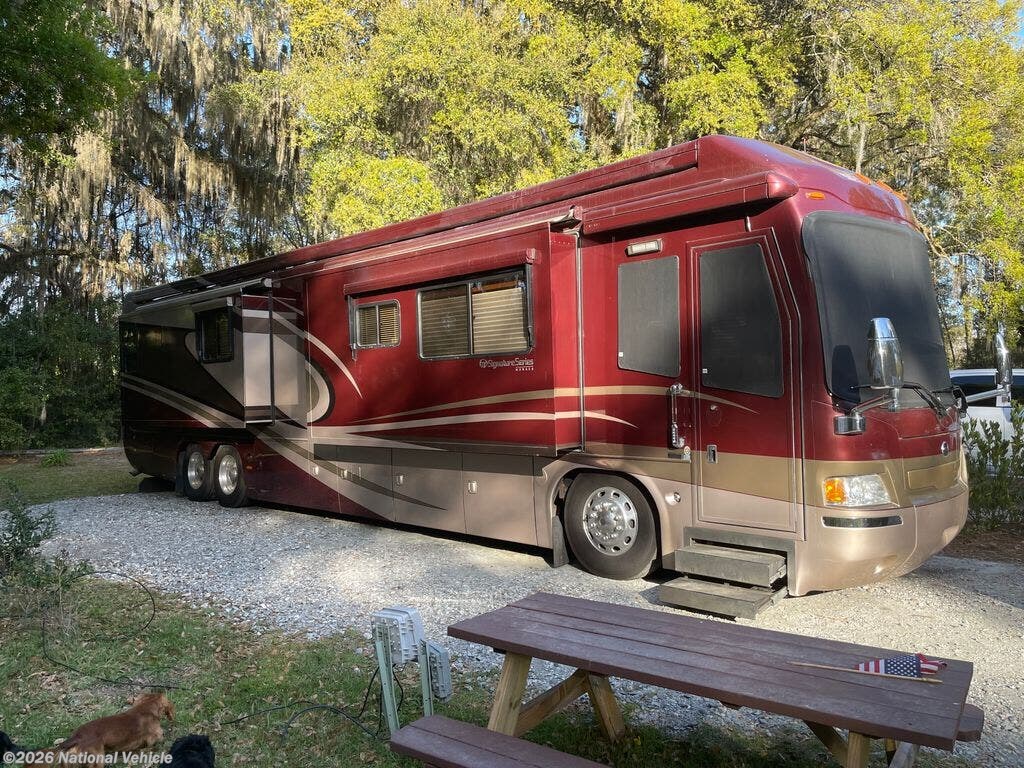 Used 2007  Monaco RV Signature Noble III by Monaco RV from National Vehicle in Canton, GA