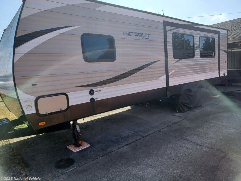 Used 2019  Keystone Hideout 25RKSWE by Keystone from National Vehicle in Marysville, WA